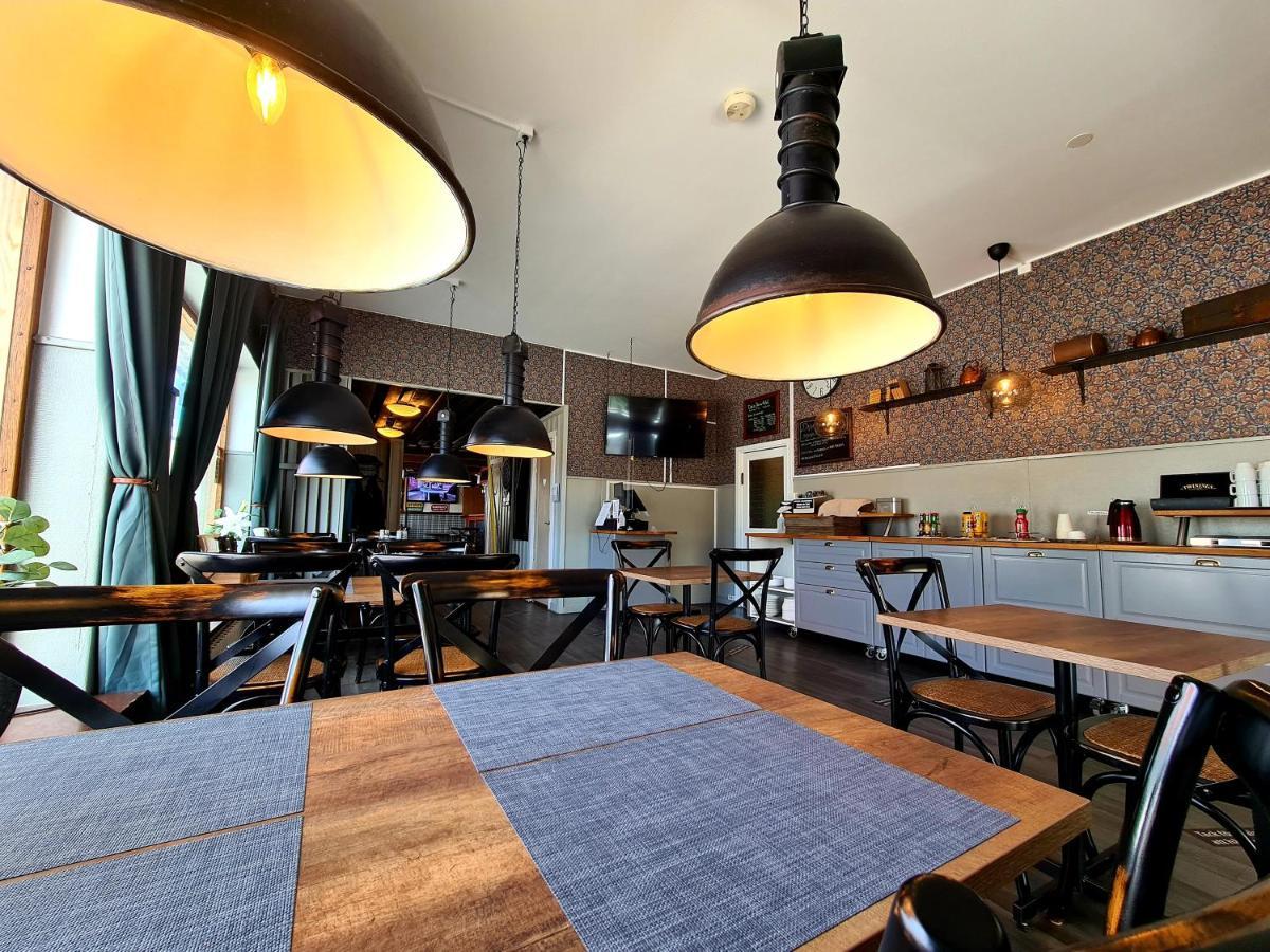 Dala-Jaerna Hotell Och Vandrarhem Exteriér fotografie